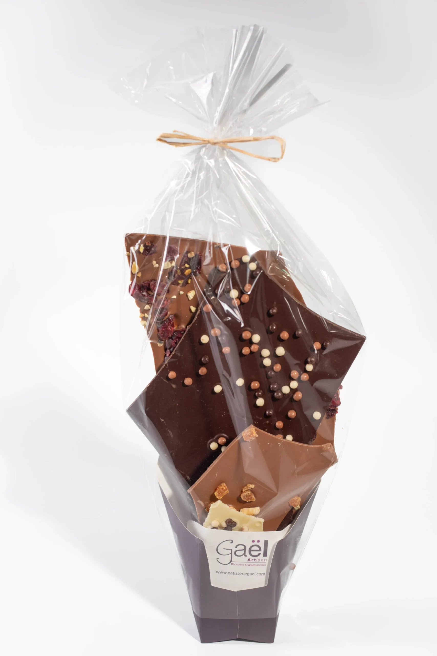 Chocolats casses assortiment de chocolat noir lait et blanc Boulangerie Gael Chocolats casses assortiment de chocolat noir lait et blanc Boulangerie Gael
