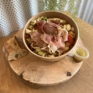 Salade pates et pesto serrano Boulangerie Gael
